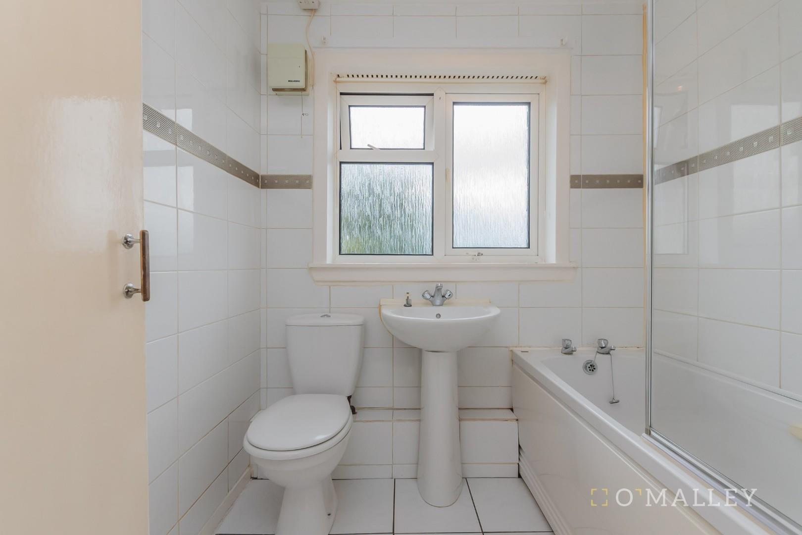 Bathroom 1.